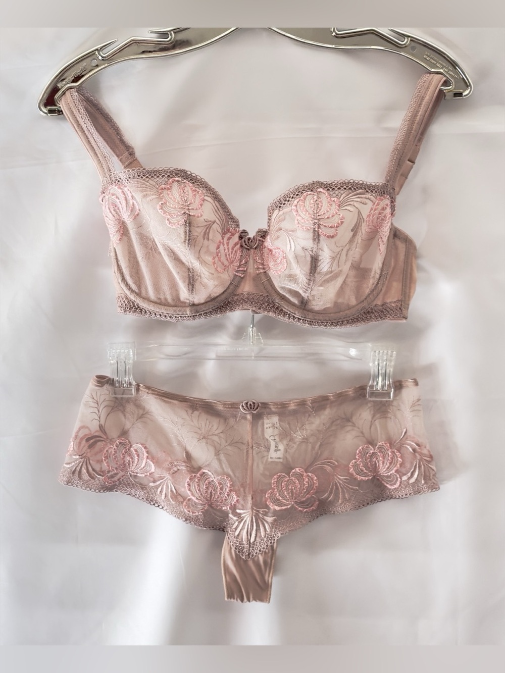 Chantelle Méli Mélo Embroidered Demi Bra (32DD) & Panty (M) Matching Set - Like